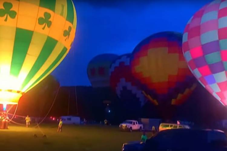 Hot air balloons in the smokys.